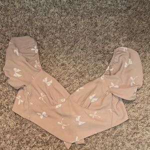 Le Lis Taupe Puff Sleeve Blouse